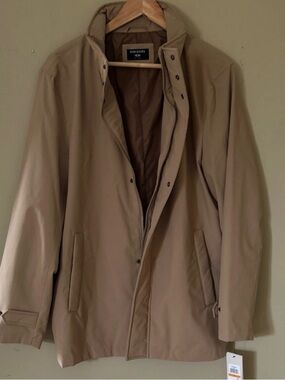 Dockers Men's Beige Tan Lightweight Rain Coat Brand New Small